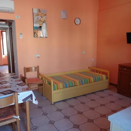 Silviaggi Apartment *